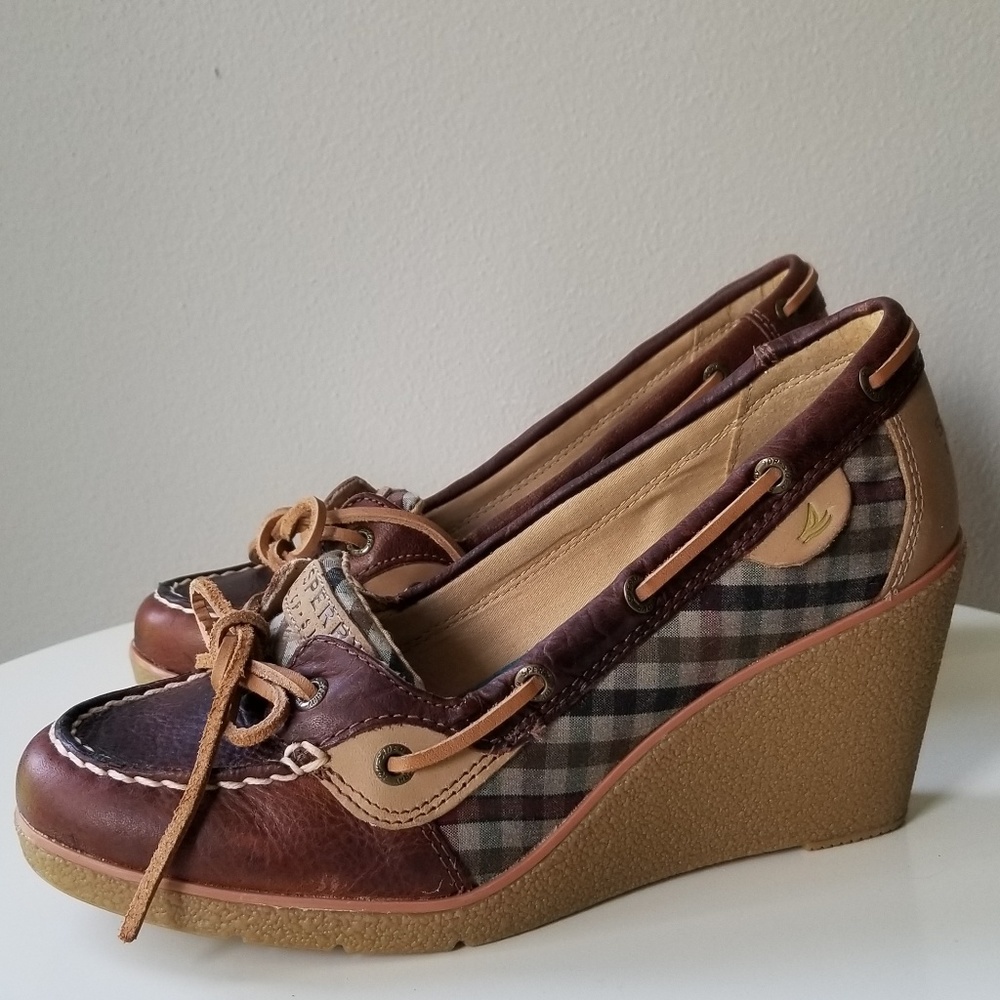 Sperry wedge topsider